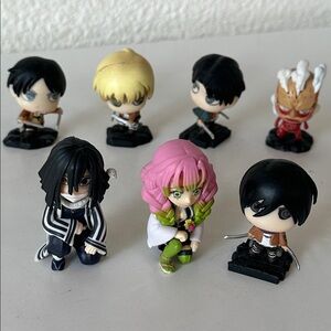 7 Pieces of Demon Slayer and Attack on Titan Anime Character Small Figurines